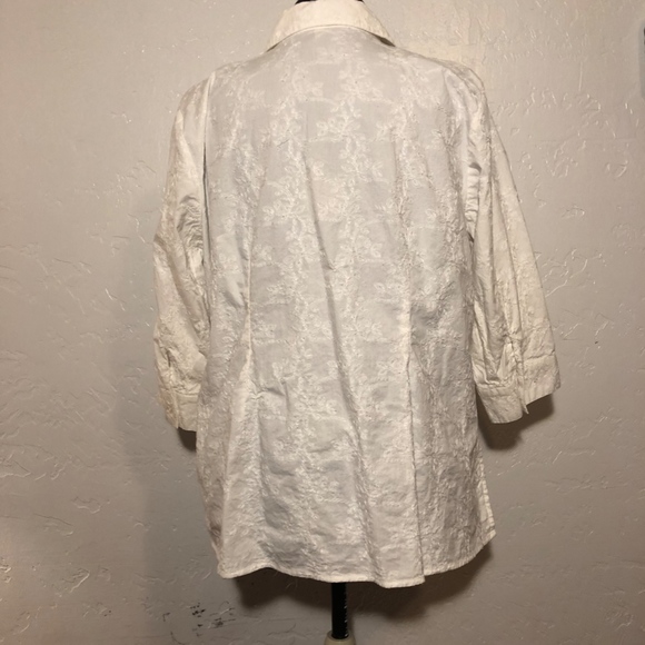 Edward...Woman embroidered blouse, size 1X - Picture 7 of 7